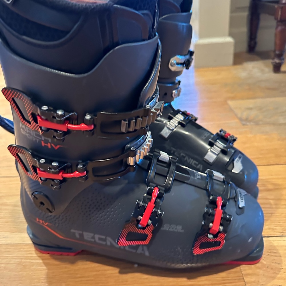 Technica Mach Sport HV boots.  Size 13/29.5
